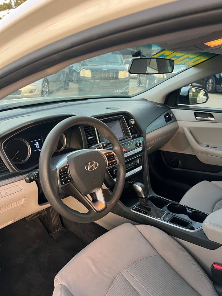 Used 2018 Hyundai Sonata SE FWD image 10