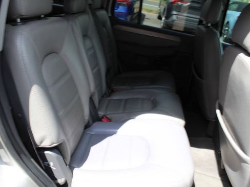 Used 2004 Ford Explorer Sport XLT AWD/4WD image 17