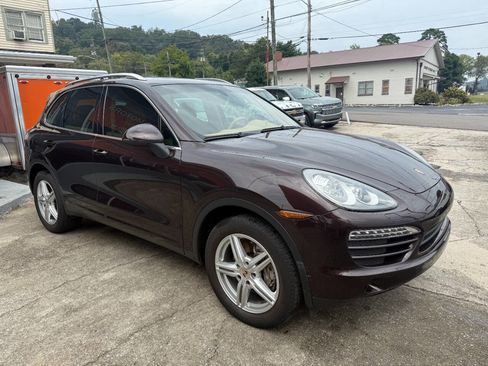 Used 2014 Porsche Cayenne image 4