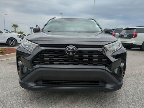 Used 2019 Toyota RAV4 XLE Premium w/ Cold Weather Package FWD image 9
