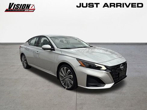 New 2025 Nissan Altima 2.5 SL image 3