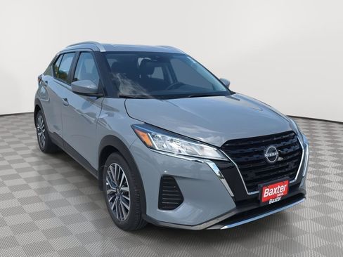 Used 2023 Nissan Kicks SV FWD image 1