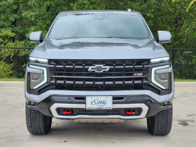 Used 2025 Chevrolet Suburban Z71 AWD/4WD image 3