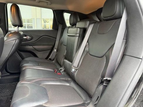 Used 2017 Jeep Cherokee Trailhawk w/ Cold Weather Group image 20