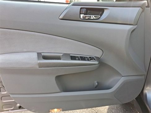 Used 2009 Subaru Forester 2.5X Limited image 12