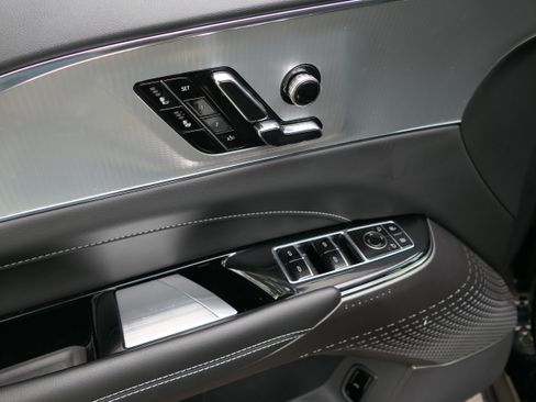 Certified 2024 Cadillac Lyriq Tech RWD image 15