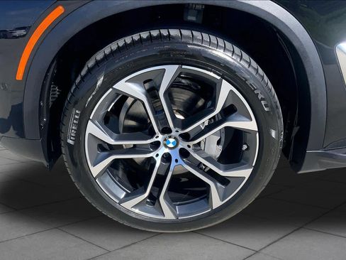 Used 2024 BMW X5 xDrive40i w/ Premium Package AWD/4WD image 10