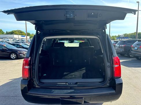Used 2019 Chevrolet Suburban LT image 14