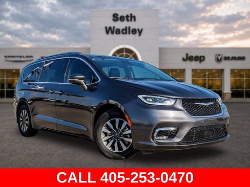 Used 2021 Chrysler Pacifica Touring-L FWD image 67