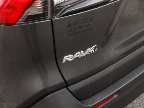 Used 2024 Toyota RAV4 LE image 8