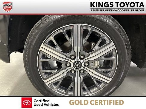Used 2022 Toyota Tundra Capstone AWD/4WD image 30