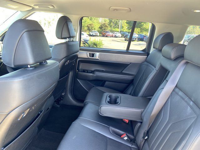 Used 2025 Hyundai Santa Fe SEL FWD image 17