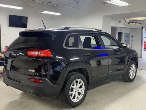 Used 2017 Jeep Cherokee Latitude w/ Safety/Convenience Group image 6