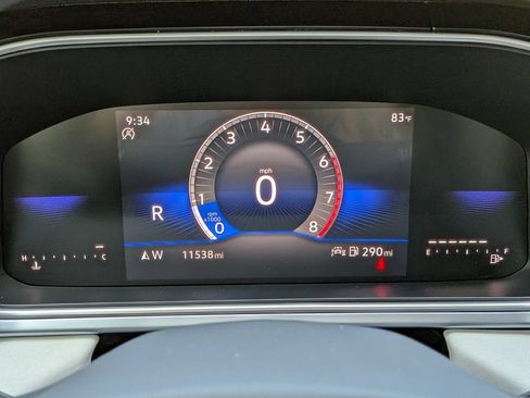 Used 2025 Volkswagen Taos SE FWD image 30