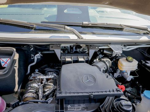 Used 2025 Mercedes-Benz Sprinter 2500 image 20