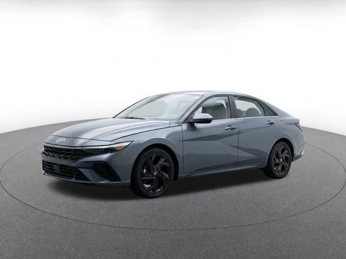 Used 2026 Hyundai Elantra Sport FWD image 3