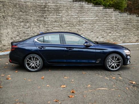 New 2026 Genesis G70 2.5T image 2