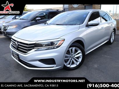 Used 2020 Volkswagen Passat 2.0T SE w/ Sunroof Package