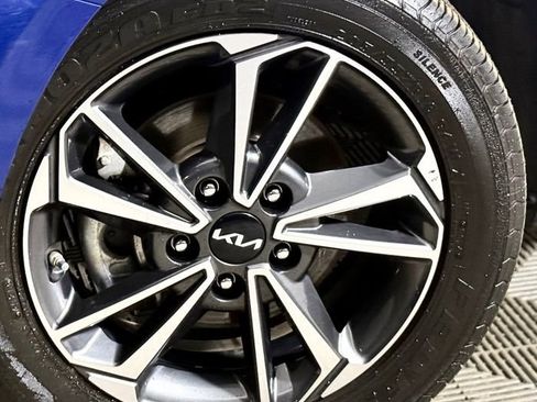 Used 2023 Kia Forte LXS FWD image 2
