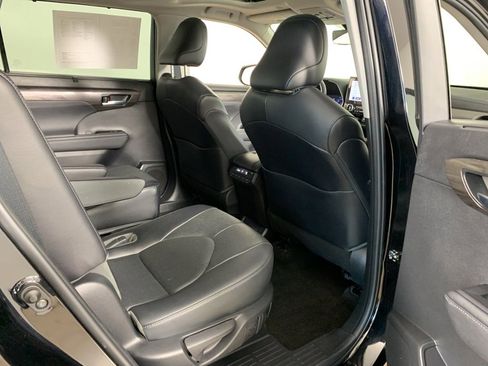 Used 2023 Toyota Highlander Limited image 40