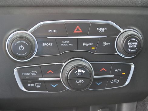 Used 2018 Dodge Charger GT image 25