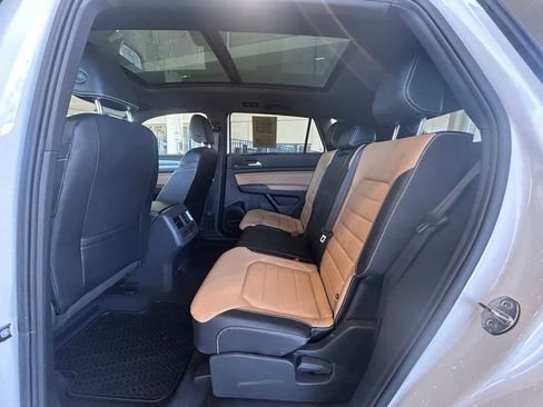 Used 2022 Volkswagen Atlas Cross Sport SEL Premium R-Line image 35