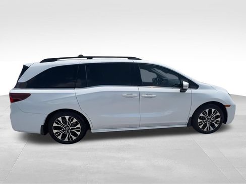 Used 2025 Honda Odyssey Elite image 9