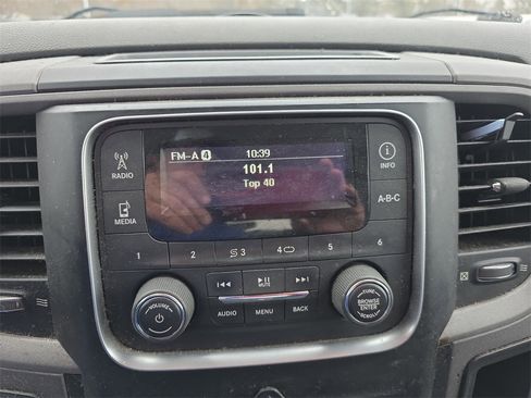 Used 2015 RAM 1500 Express image 17