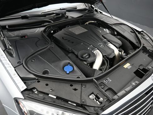 Used 2016 Mercedes-Benz S 550 4MATIC Sedan w/ Premium Package image 51