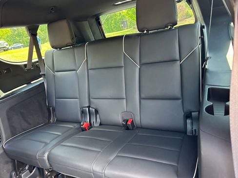 Used 2023 Cadillac Escalade ESV Premium Luxury image 41