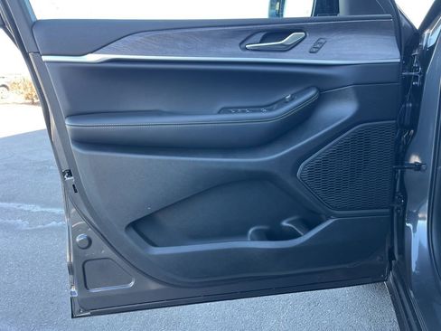 New 2025 Jeep Grand Cherokee L Limited w/ Trailer Tow Package image 5