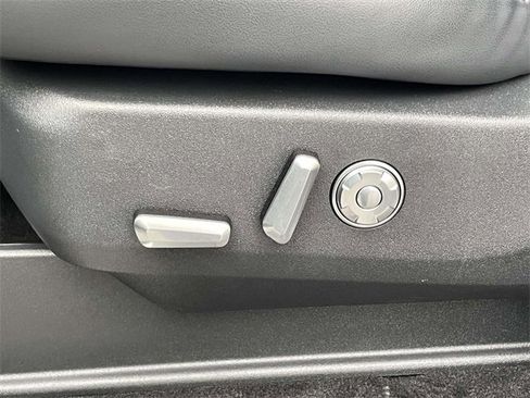 Used 2025 Lincoln Navigator Reserve w/ Jet Appearance Package image 13