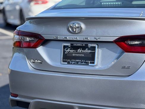 Used 2024 Toyota Camry SE image 11