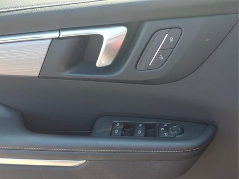 Used 2025 Buick Enclave Preferred FWD image 17