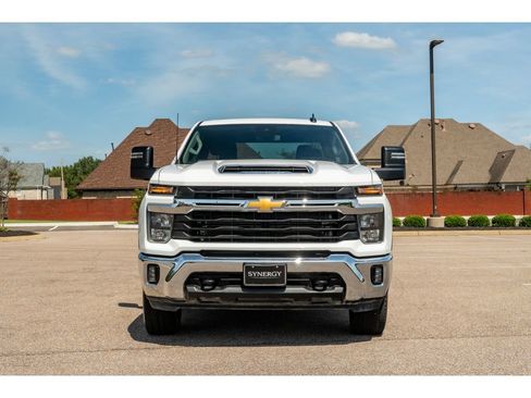 Used 2025 Chevrolet Silverado 2500 LT w/ Convenience Package AWD/4WD image 2