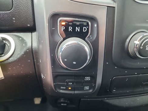 Used 2024 RAM 1500 Classic SLT image 28