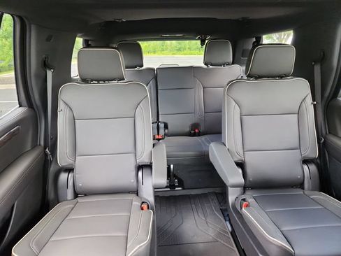 New 2026 Chevrolet Tahoe Premier w/ Sun And Tow Package AWD/4WD image 17