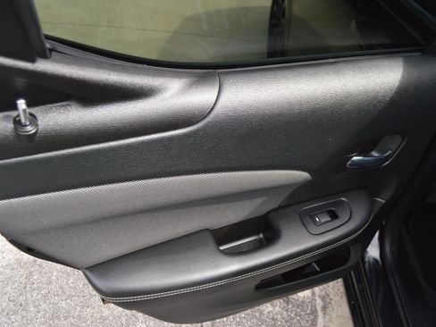 Used 2013 Dodge Avenger SE FWD image 17