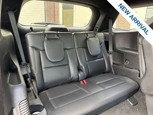 Used 2020 Ford Explorer XLT w/ Equipment Group 202A AWD/4WD image 11