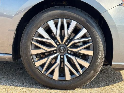 Used 2024 Nissan Altima 2.5 SV image 7