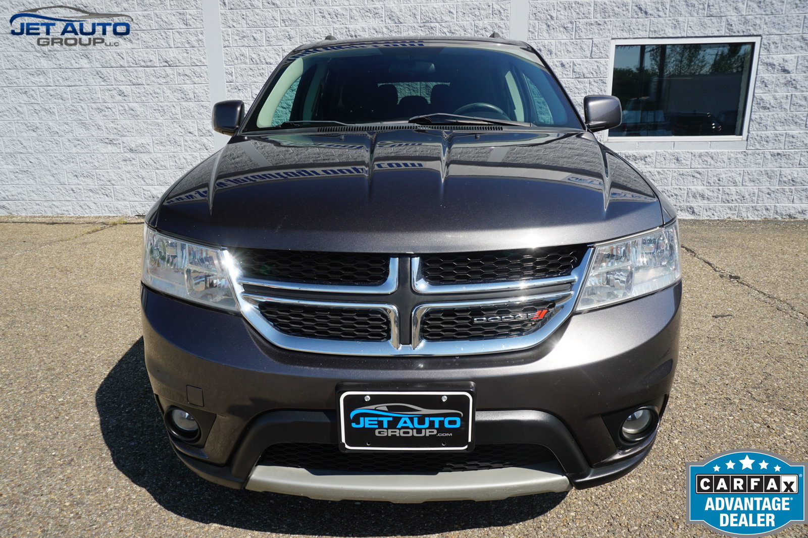 Used 2017 Dodge Journey SXT w/ Comfort/Convenience Group FWD image 2