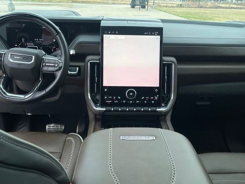 Used 2025 GMC Yukon Denali Ultimate image 22