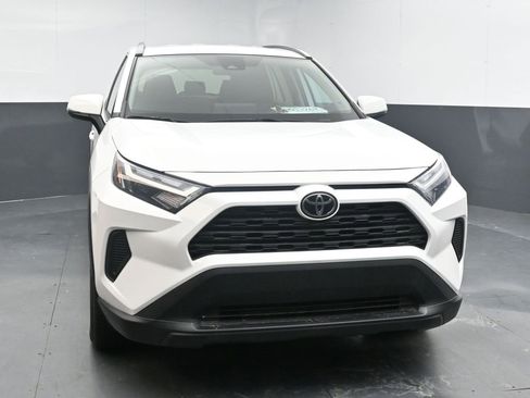 Used 2022 Toyota RAV4 XLE image 3