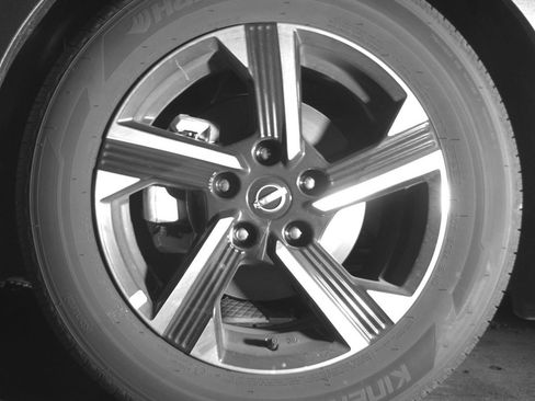 Used 2025 Nissan Sentra SV FWD image 12