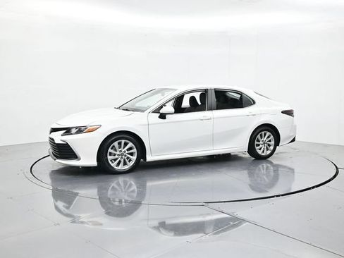 Used 2024 Toyota Camry LE FWD image 5