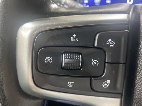 Used 2023 Chevrolet Silverado 1500 LT AWD/4WD image 25
