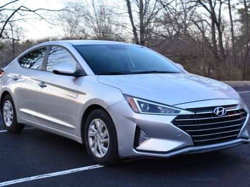 Used 2019 Hyundai Elantra SE w/ Cargo Package image 3