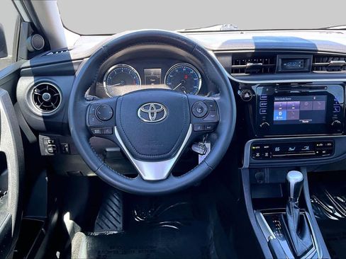 Used 2017 Toyota Corolla SE w/ Carpet Mat Package (TMS) FWD image 5