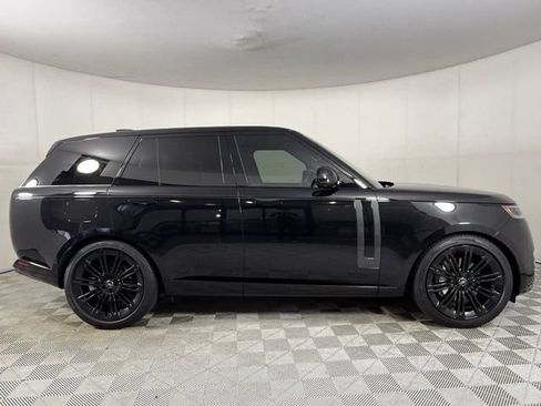 Used 2025 Land Rover Range Rover SE AWD/4WD image 10