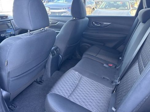 Certified 2020 Nissan Rogue SV image 4